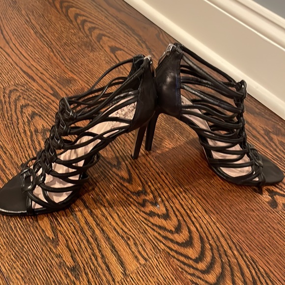 Vince Camuto Heels - Picture 3 of 4